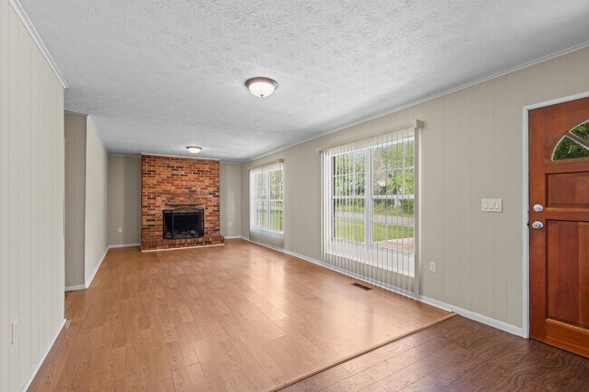 Building Photo - 253 Cowry Rd