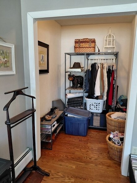 Building Photo - 12 Oak Ln