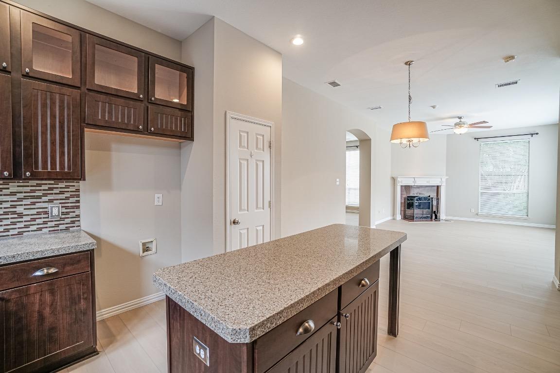 Building Photo - 9142 Crenshaw Ln