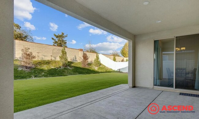 Building Photo - Beautiful 3-Bedroom Home in desired Highgate Community with Pool & Full Appliances!