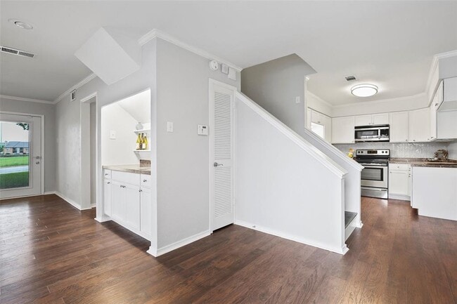 Building Photo - 5718 Marvin Loving Dr