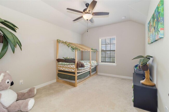 Building Photo - 3010 Flora Manor Dr