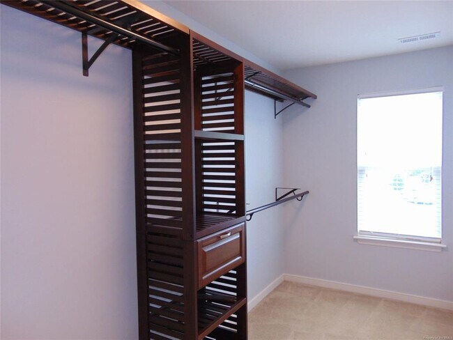 Building Photo - 3215 Kenton Ct