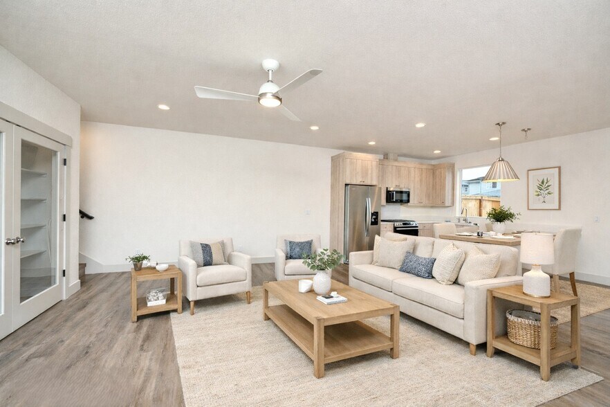 Building Photo - 1321 Oppek St NE