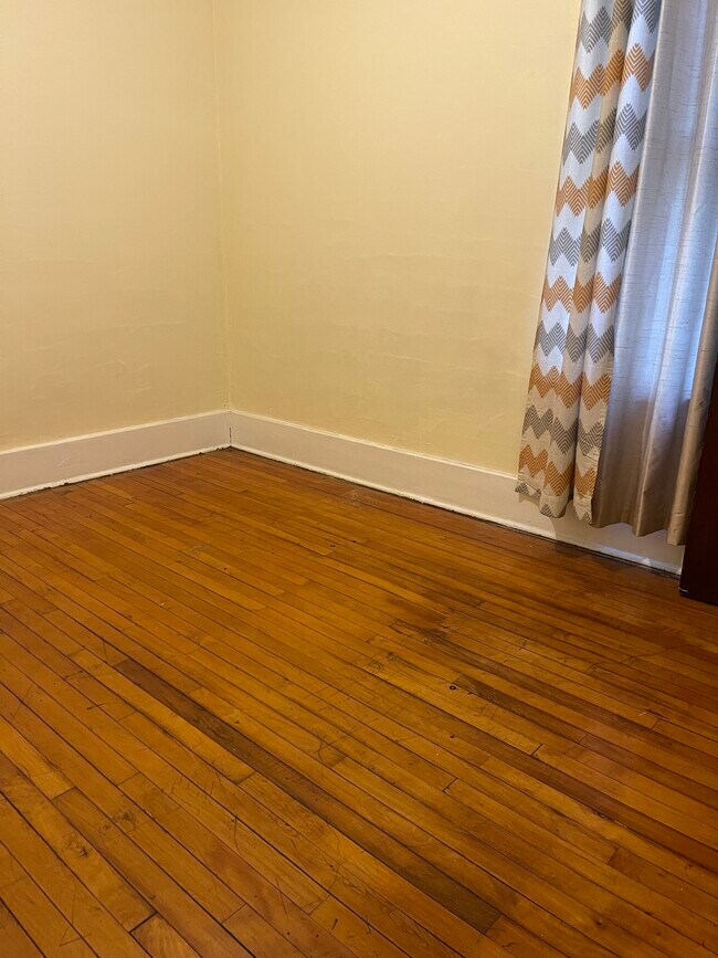 Third bedroom - 1020 Lamb St