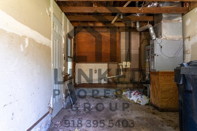 Building Photo - NEWLY RENOVATED 2 BEDROOM HOME!