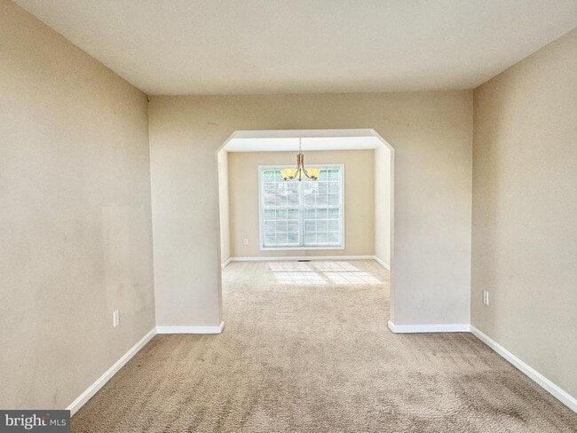 Building Photo - 9 Kimberly Dr