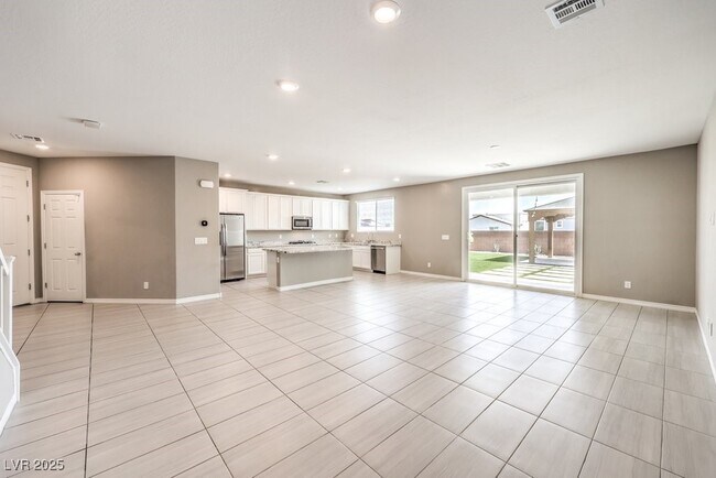 Building Photo - 10783 Searchers Ave