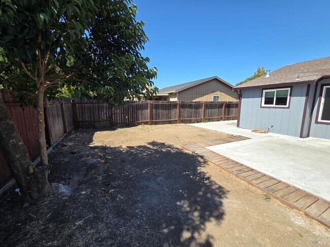 Building Photo - 616 Placer Ln