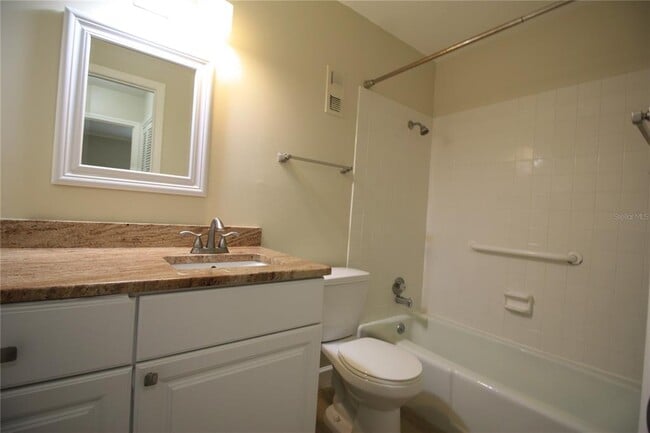 Building Photo - 1098 Villa Ln