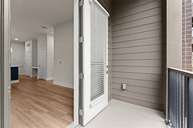 Building Photo - 2648 Sandy Plains Rd