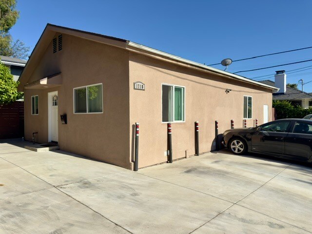 Building Photo - 1718 Rodney Dr