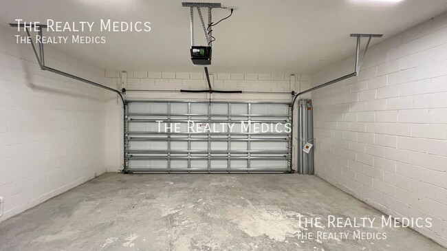 Building Photo - 276 Santo Domingo Ave SW