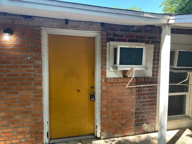 Building Photo - 107 Altic St