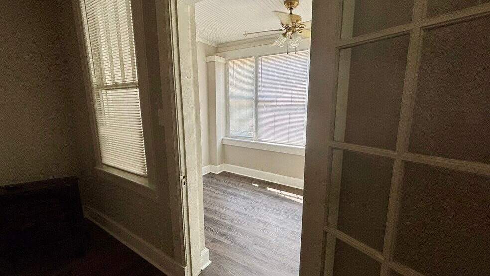 Building Photo - 335 S Capitol Pky