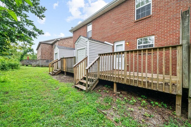 Building Photo - 3838 Jockey Dr