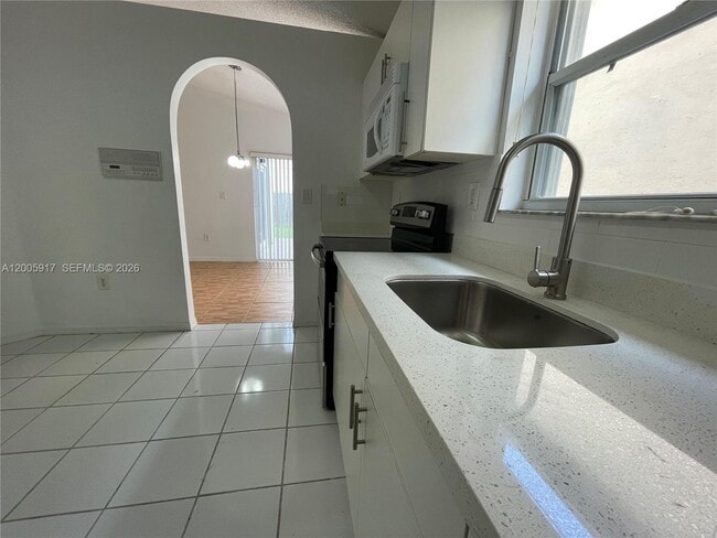 Building Photo - 9929 NW 29th Terrace