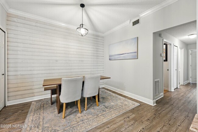 Building Photo - 43 Jardin De Mer Pl