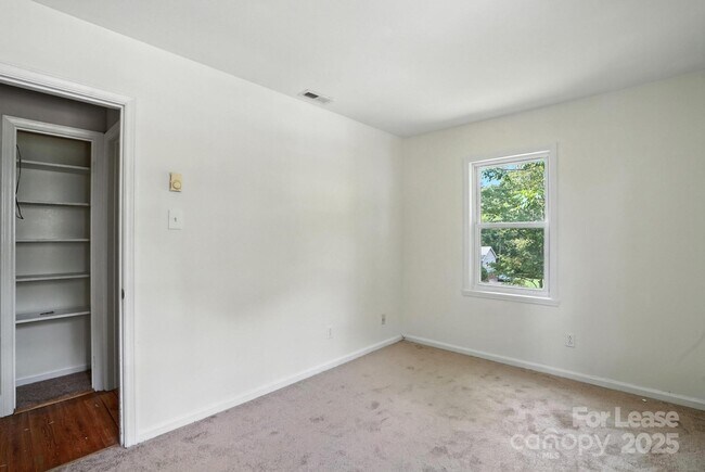 Building Photo - 701 Gaywood Dr