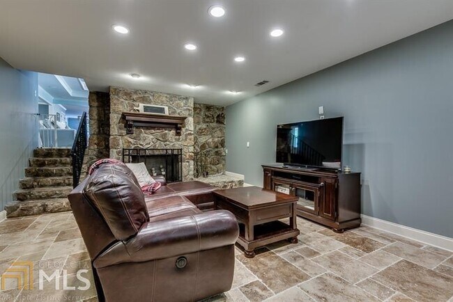 Building Photo - 7585 Spalding Ln