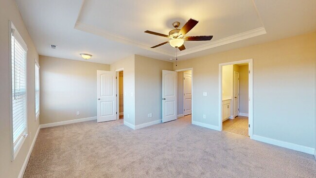 Building Photo - Roberts Floor Plan