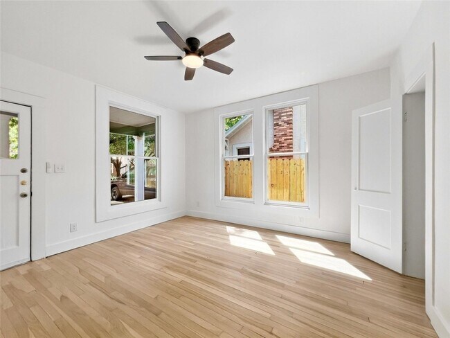 Building Photo - 4014 Avenue D