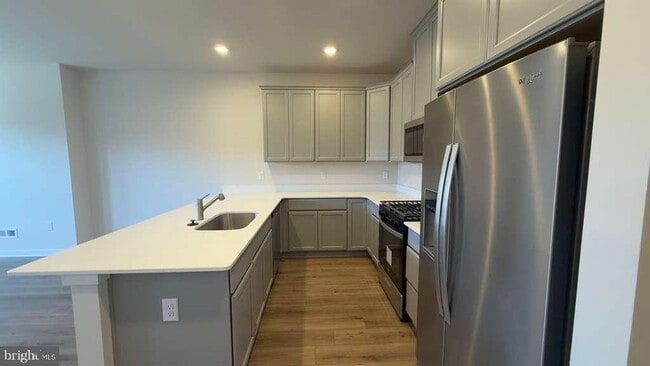 Building Photo - 1 Wafer Aly