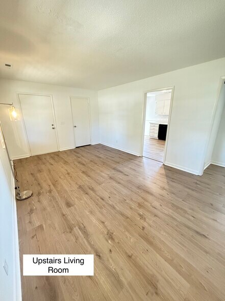 Building Photo - 214 Rosehill Dr