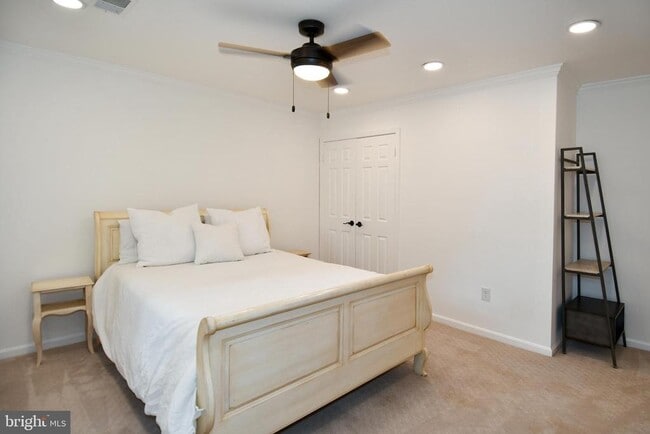 Building Photo - 12134 Holly Knoll Cir