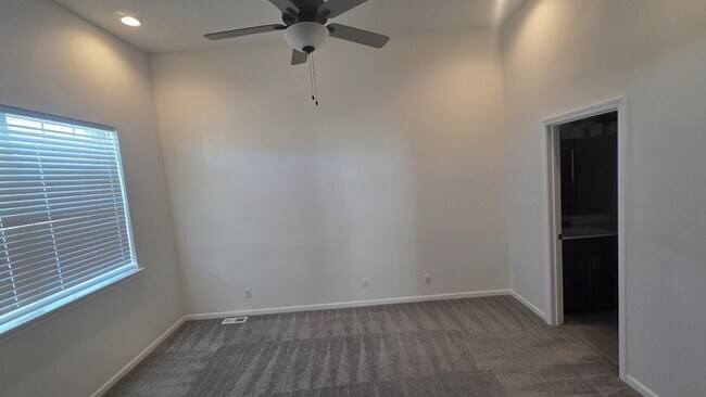 Building Photo - Maintenance free living in Blue Valley School district