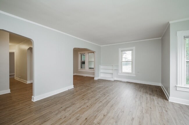 Building Photo - Updated 3-bedroom with Garage