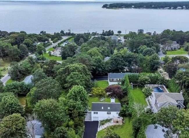 Building Photo - 12 Ridge Ln