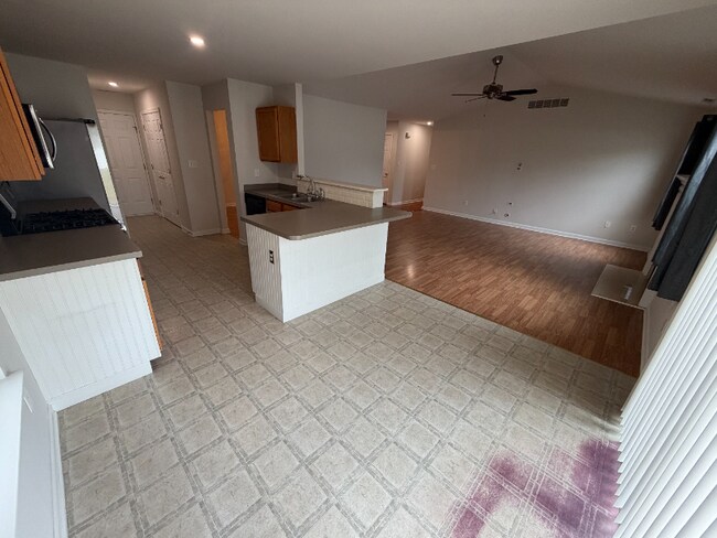 Building Photo - 45 Anchor Ln