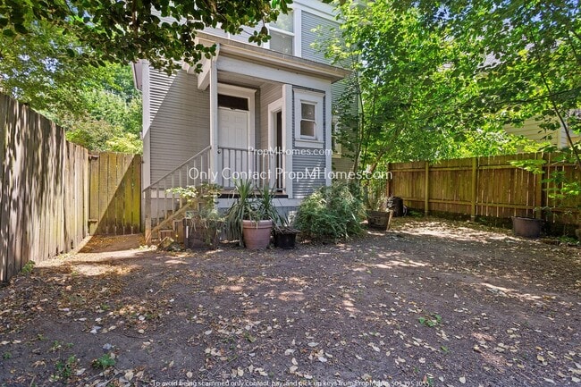 Building Photo - Charming 3 Bedroom Sanctuary in Eliot Neighborhood!