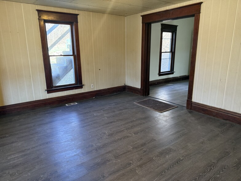 Building Photo - 97 Glenview Ave