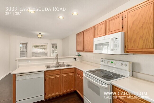 Building Photo - 3039 E Escuda Rd