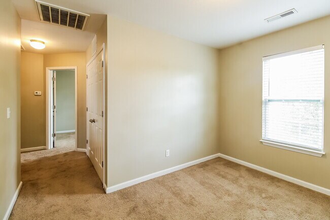 Building Photo - 1434 Hammermill Ln
