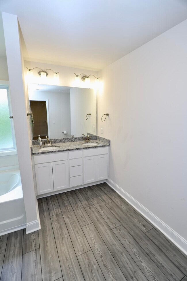 Building Photo - 870 Curlew Cir