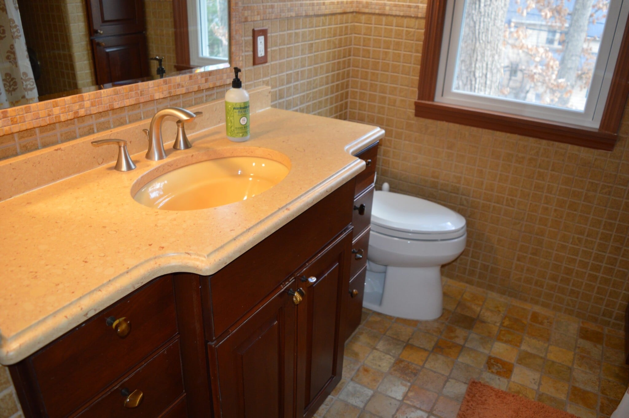 Building Photo - 4145 Hiawatha Dr