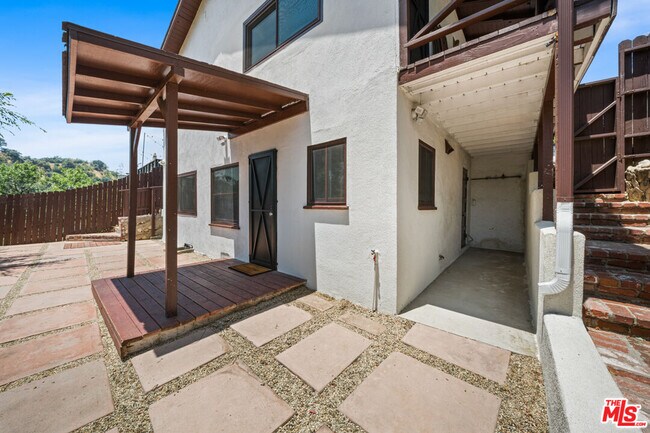 Building Photo - 238 Thorne St