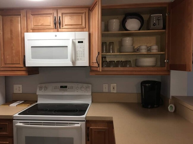 Kitchen - 850 S Tamiami Trl