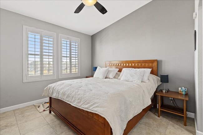 Building Photo - Modern Summerlin 2 Bedroom Condo with Garage - Fully Furnished