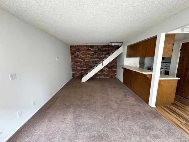 Building Photo - Centrally Located McKeon Condo