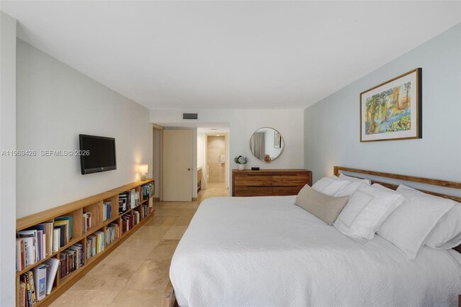 Building Photo - 1915 Brickell Ave