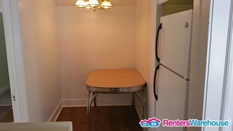 Building Photo - 224 S Park St