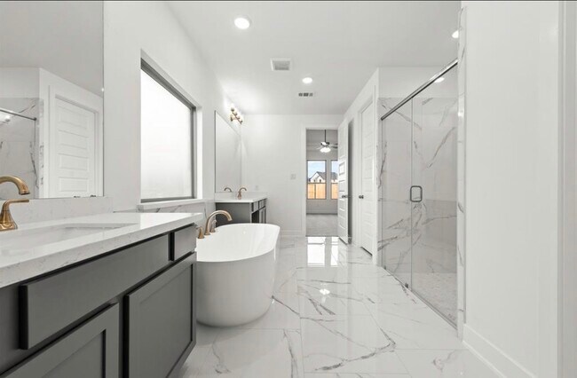 Building Photo - 8706 Gleaming Vlg Wy