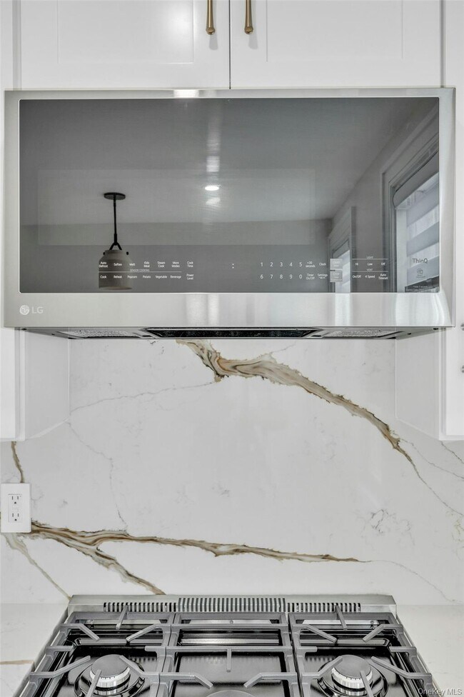 Building Photo - 76 Green St