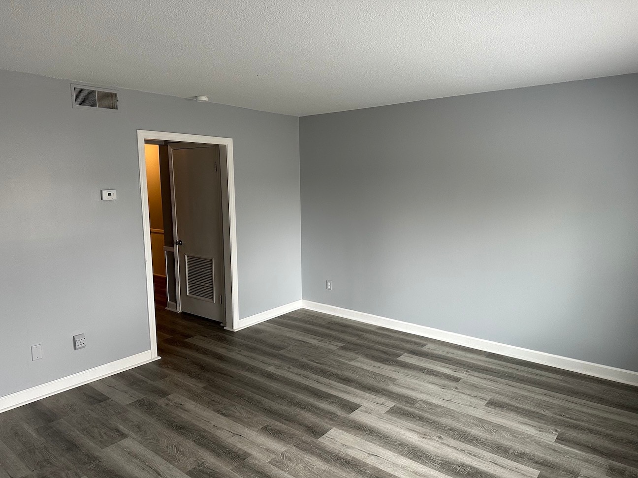 Building Photo - 101 Plaza Oaks Rd