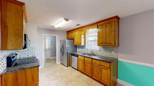 Building Photo - 275 Allen Dr