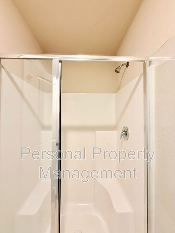 Building Photo - 8728 N 1st St